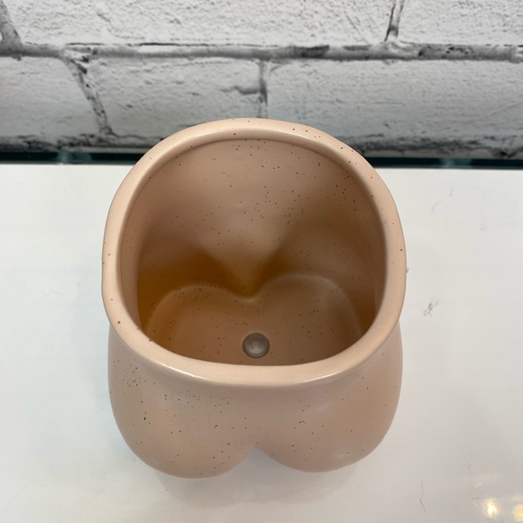 Hallops Female Form Butt Sculpture Ceramic Planter Beige Succulent Planter NWT - Picture 4 of 8